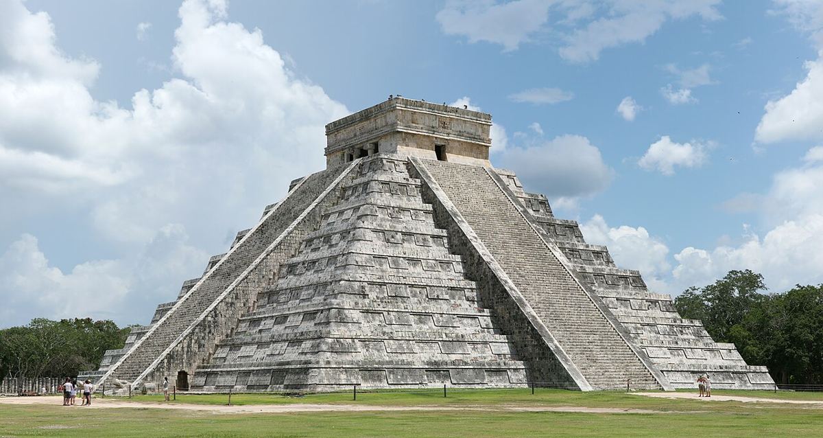 El Castillo pyramid at Chichén Itzá